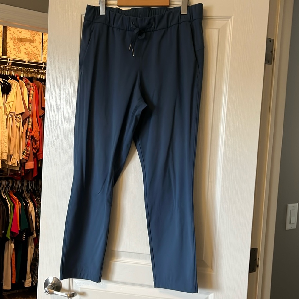 Lululemon On the Fly 7/8 Pant sz 10